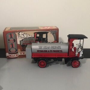 Ertl 1995 Mack Texaco Bank 1910 Die-Cast